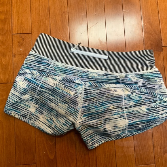 Lululemon size 4 short lot - Picture 3 of 7
